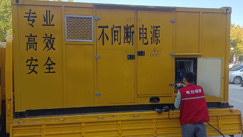 麻阳柴油发电机组和UPS电源配合使用时，如何避免切换过程中的电力中断？